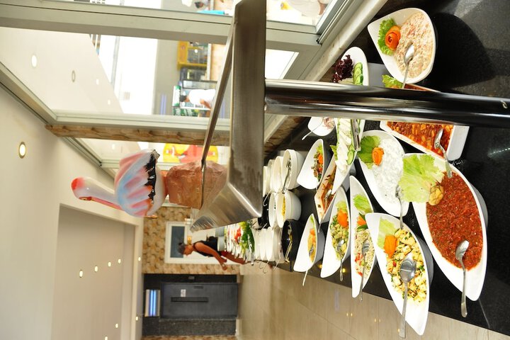 Dining 53 of 61