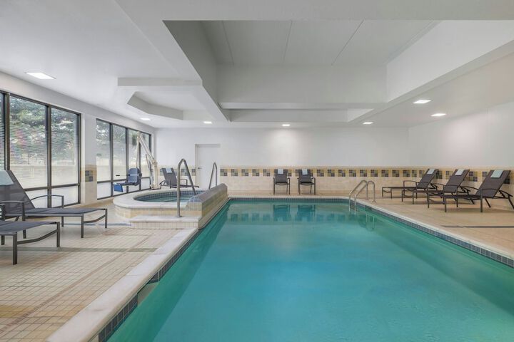 Hotel with Pool