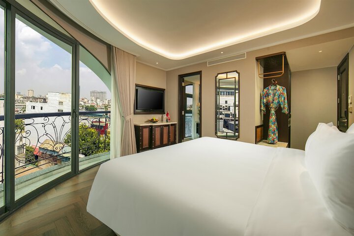 Room 37 of 74