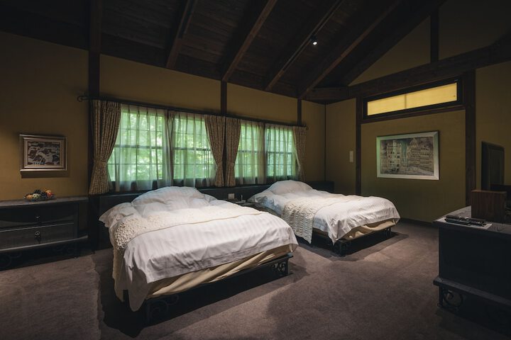 Room 4 of 75