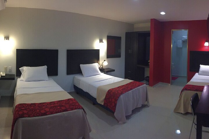 Room 17 of 40