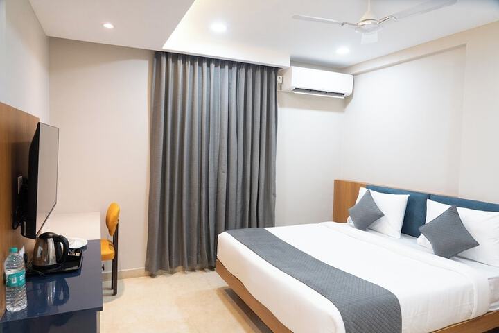 Room 6 of 35
