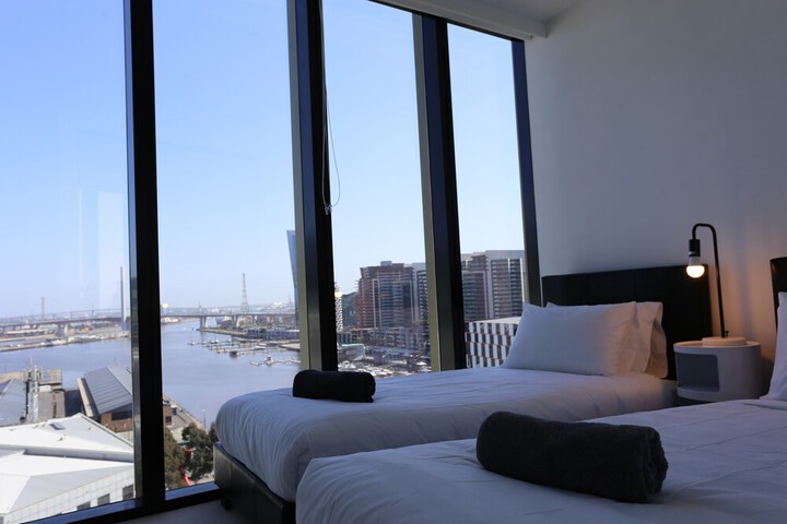 Room 2 of 23