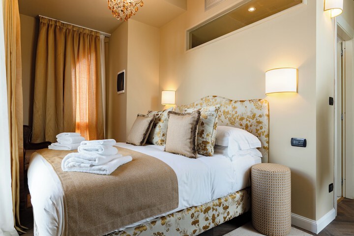 Room 20 of 49