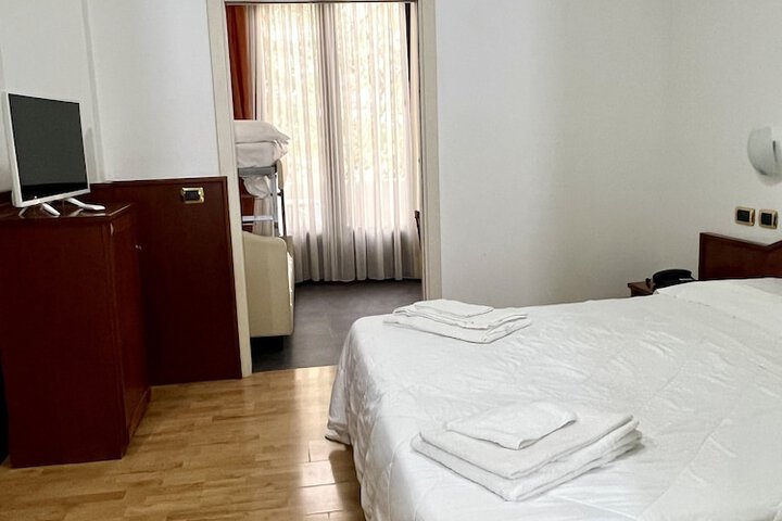 Room 22 of 80