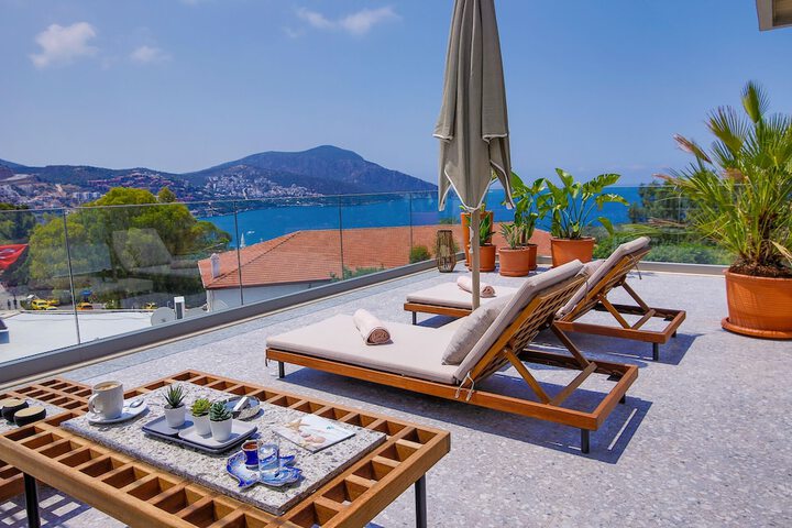 Sundeck 58 of 67