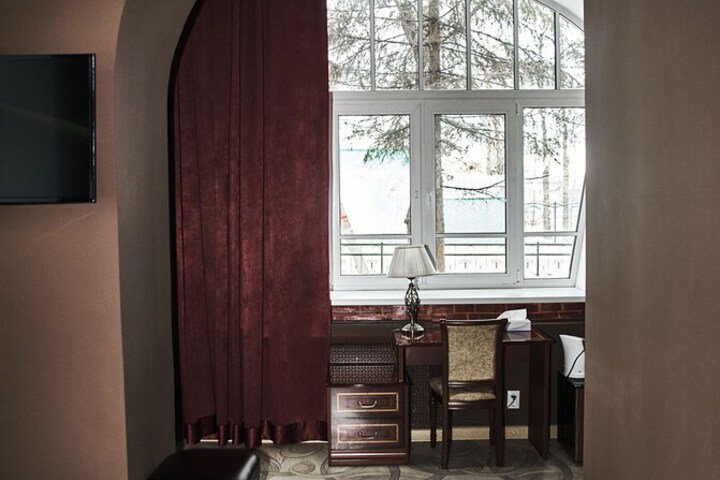 Room 12 of 42