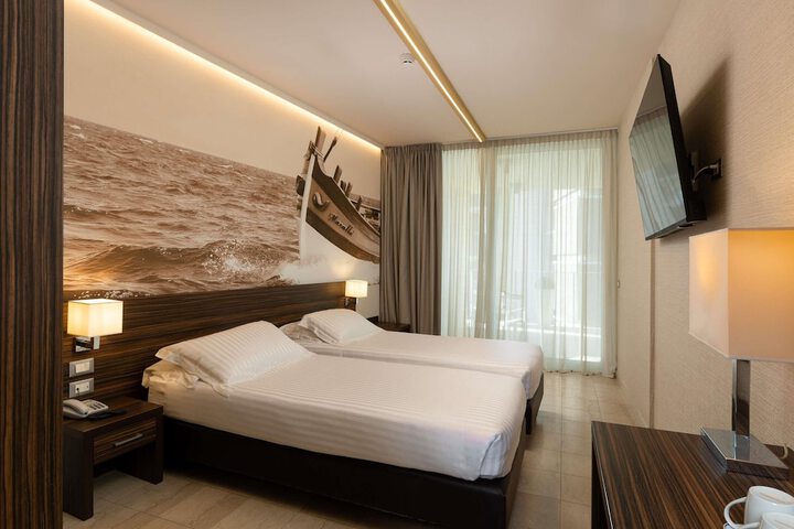 Room 7 of 87