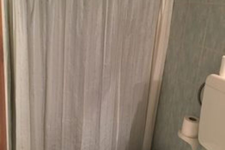 Room 176 of 499
