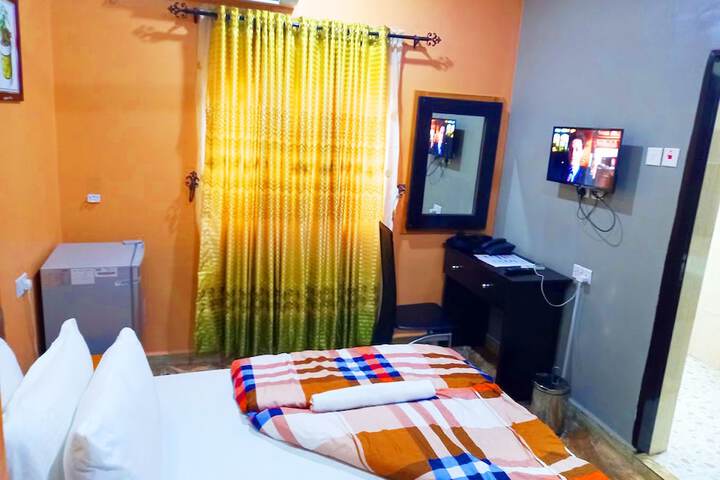 Room 11 of 36
