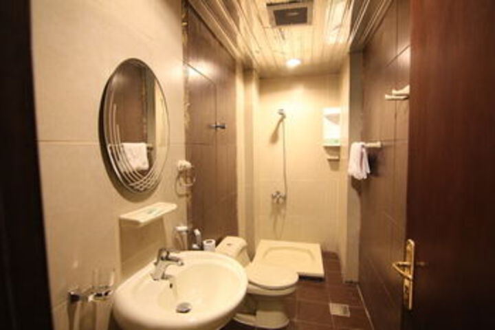 Room 8 of 19