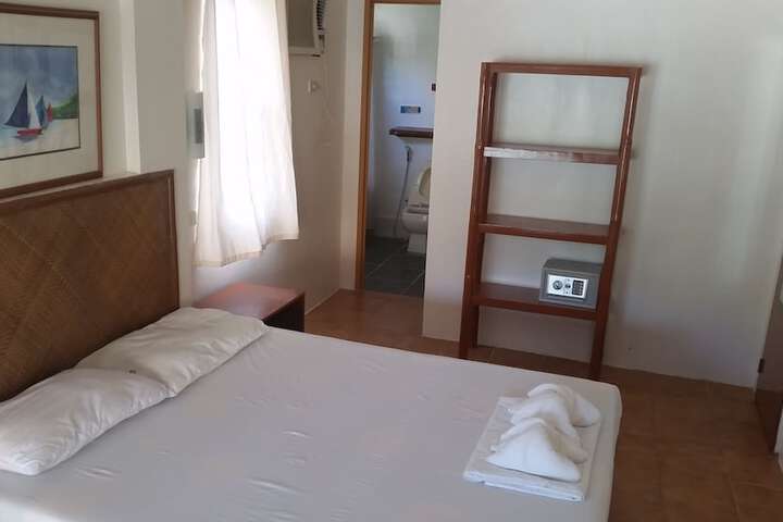 Room 9 of 22