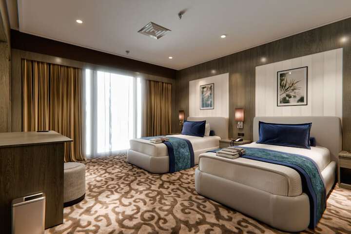 Room 15 of 37