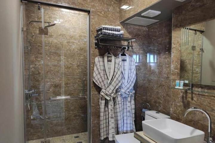 Clean Restrooms