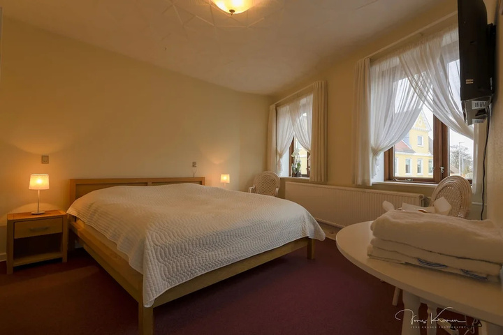 Room 4 of 15