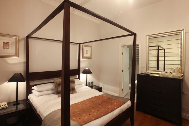 Room 50 of 100