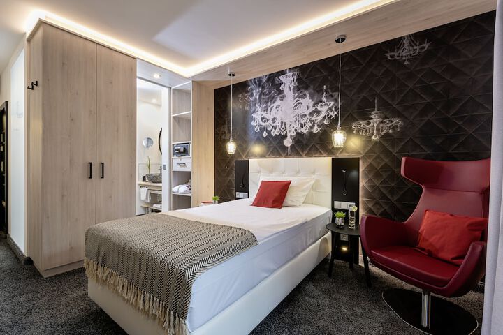 Room 13 of 51