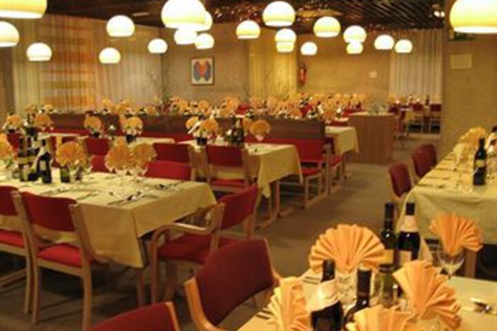 Dining 7 of 29