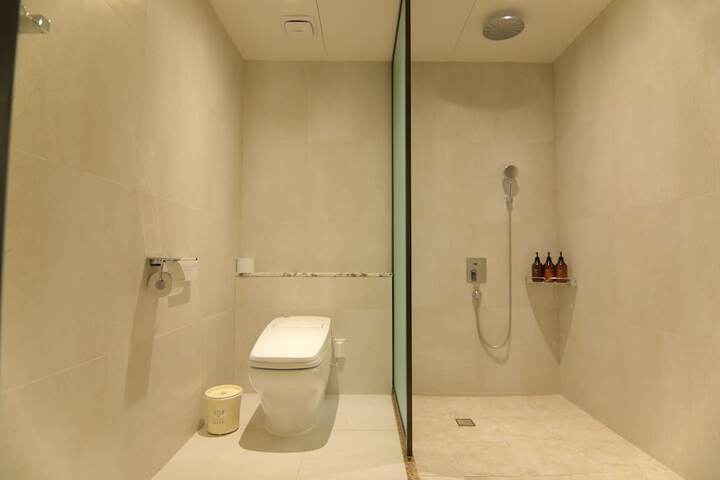 Room 158 of 190