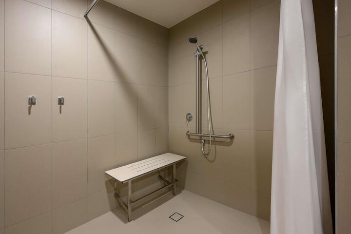 Room 29 of 109