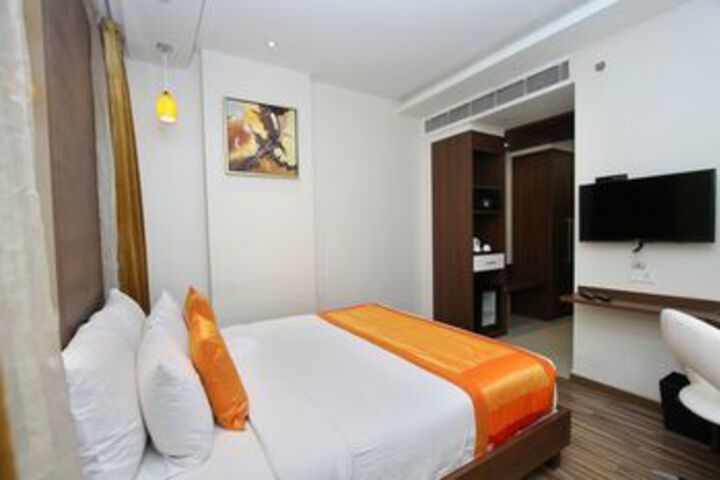 Room 5 of 23
