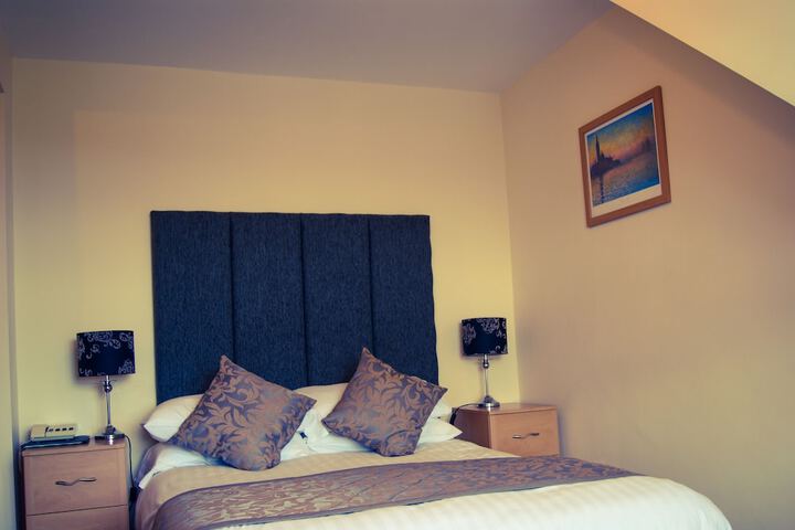 Room 3 of 42