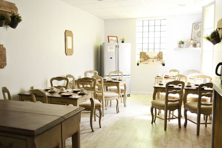 Breakfast area