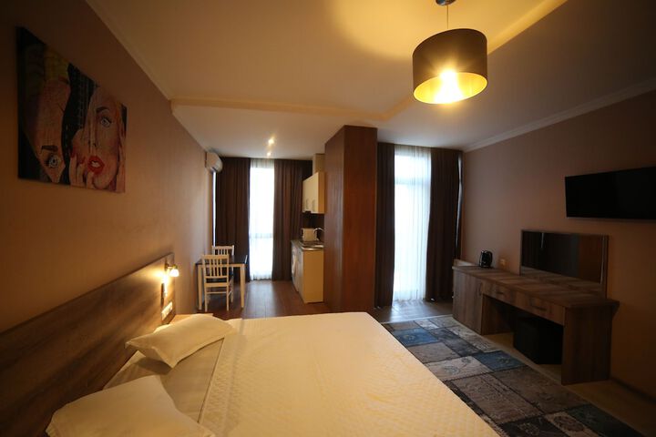 Room 25 of 48