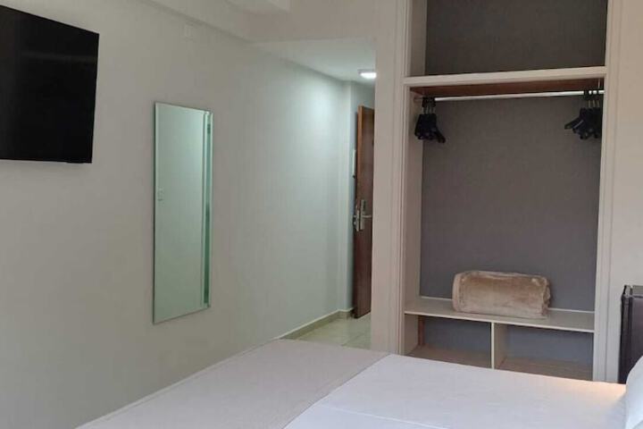 Room 10 of 38