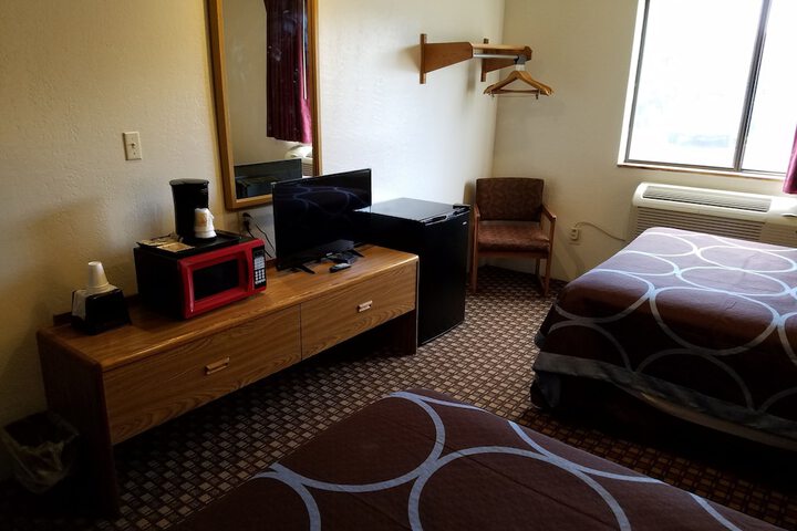 Room 12 of 26