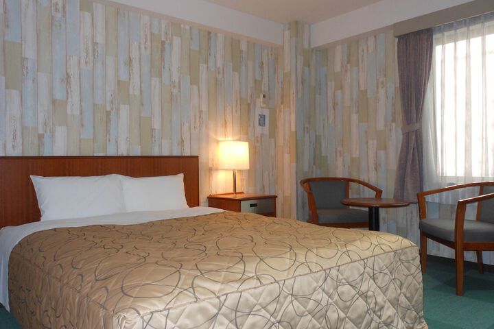 Room 3 of 27