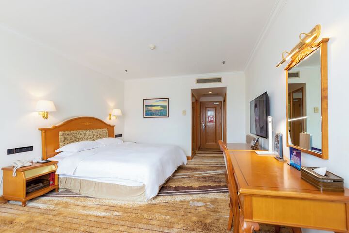 Room 4 of 26