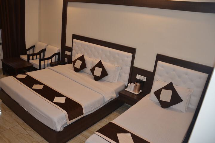 Room 11 of 23