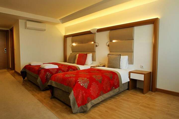 Room 7 of 30