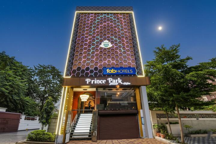 Fabhotel Prince Park