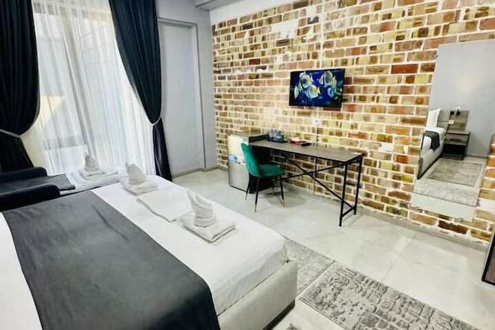 Room 13 of 62