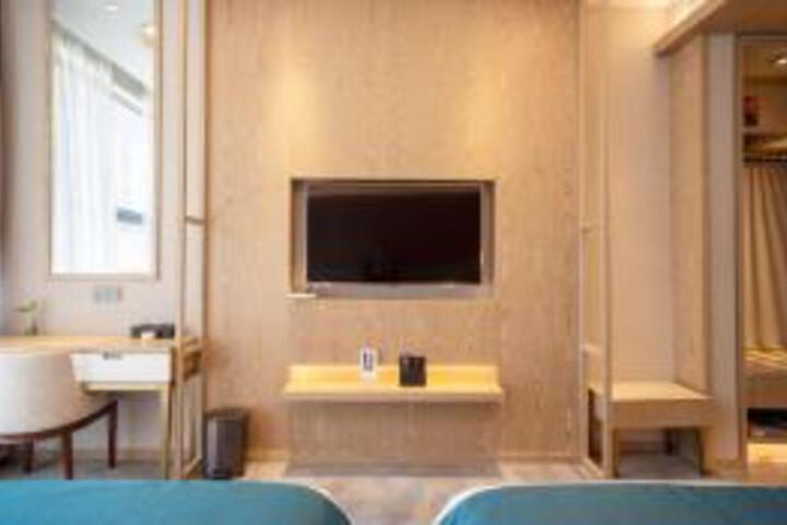 Room 18 of 19
