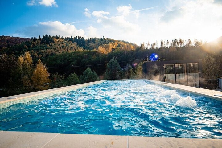 Pool 77 of 103
