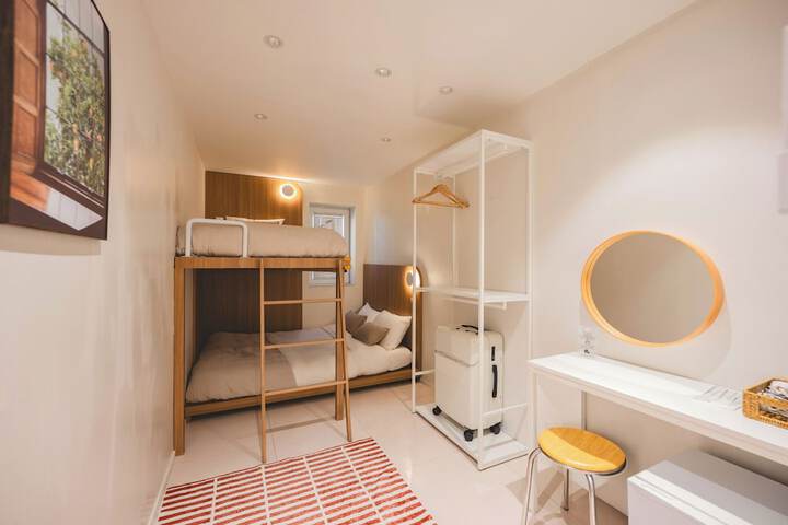 Room 6 of 117