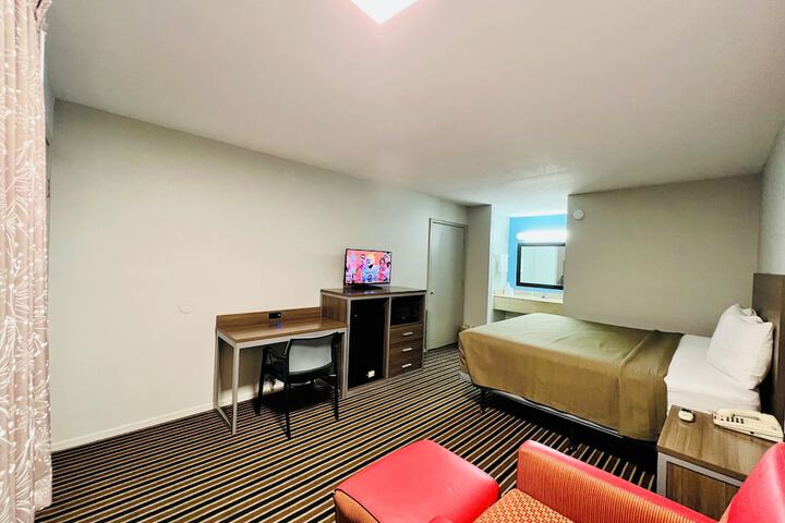 Room 17 of 23