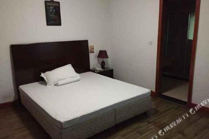 Cixi longyan shell Hotel