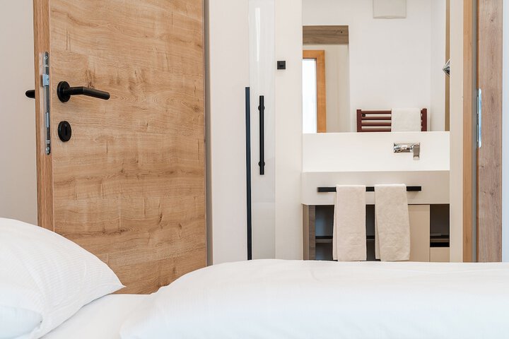 Room 13 of 31
