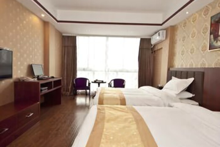 Room 7 of 8