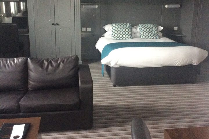 Room 5 of 41