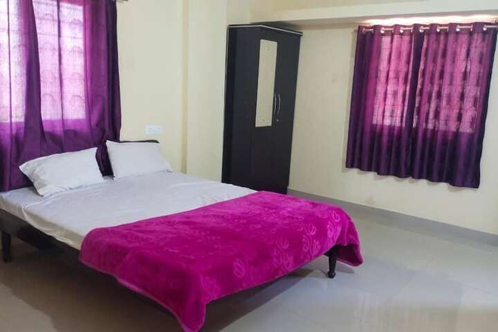 Room 9 of 9