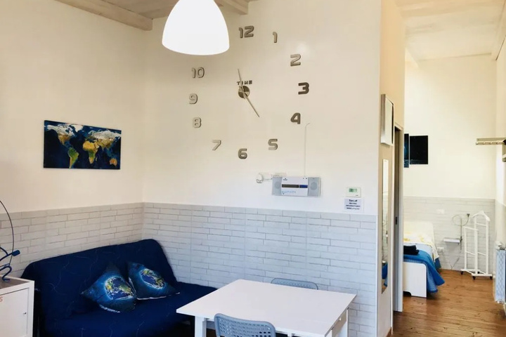Room 2 of 16