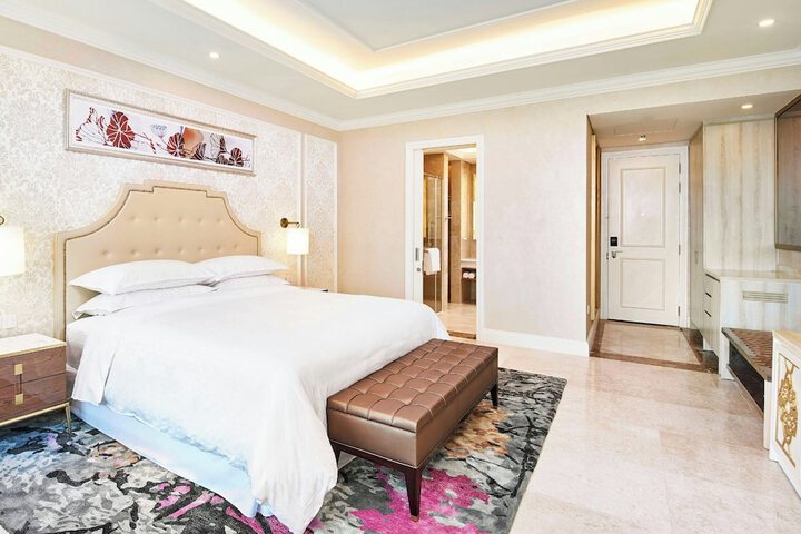 Room 18 of 139