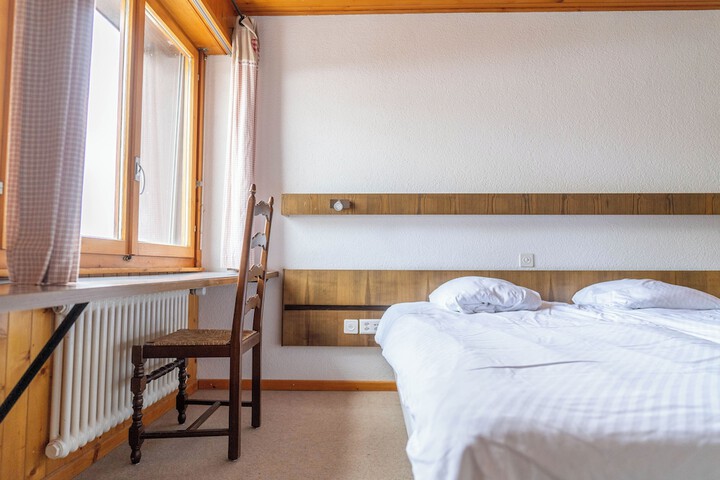 Room 3 of 10