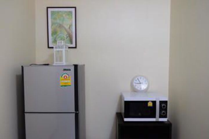 Room 6 of 8