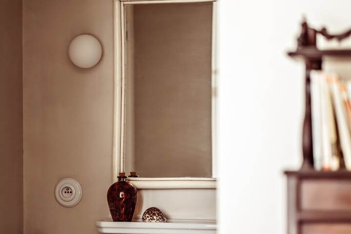 Room 52 of 67